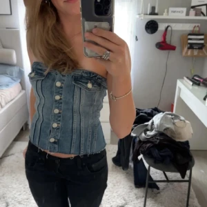 Jeanstopp Zara - Första bilden är lånad! Så snygg jeanstopp som passar till det mesta 💗 Skriv gärna för fler bilder