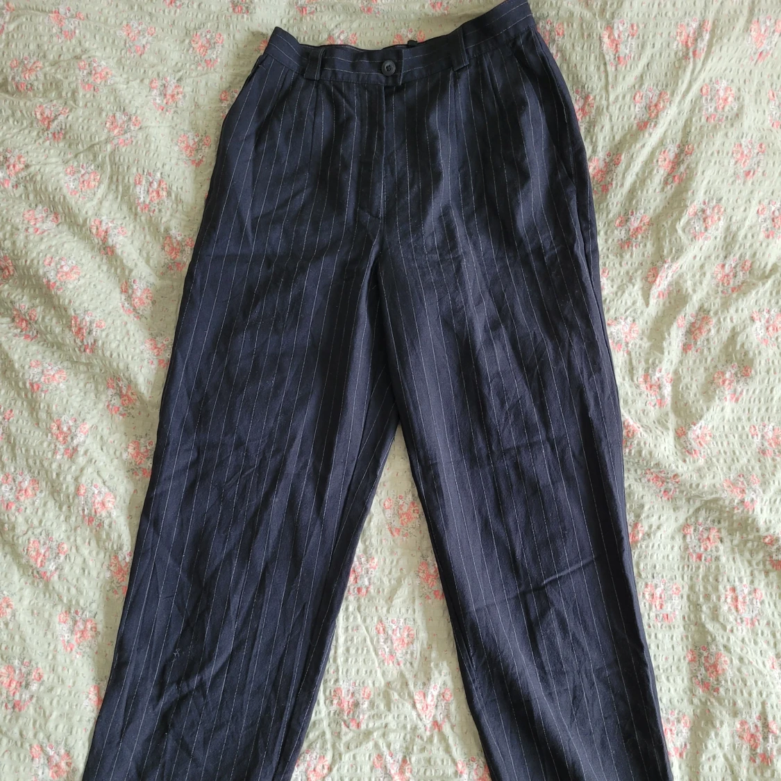 Svarta kostymbyxor med vita ränder - 2