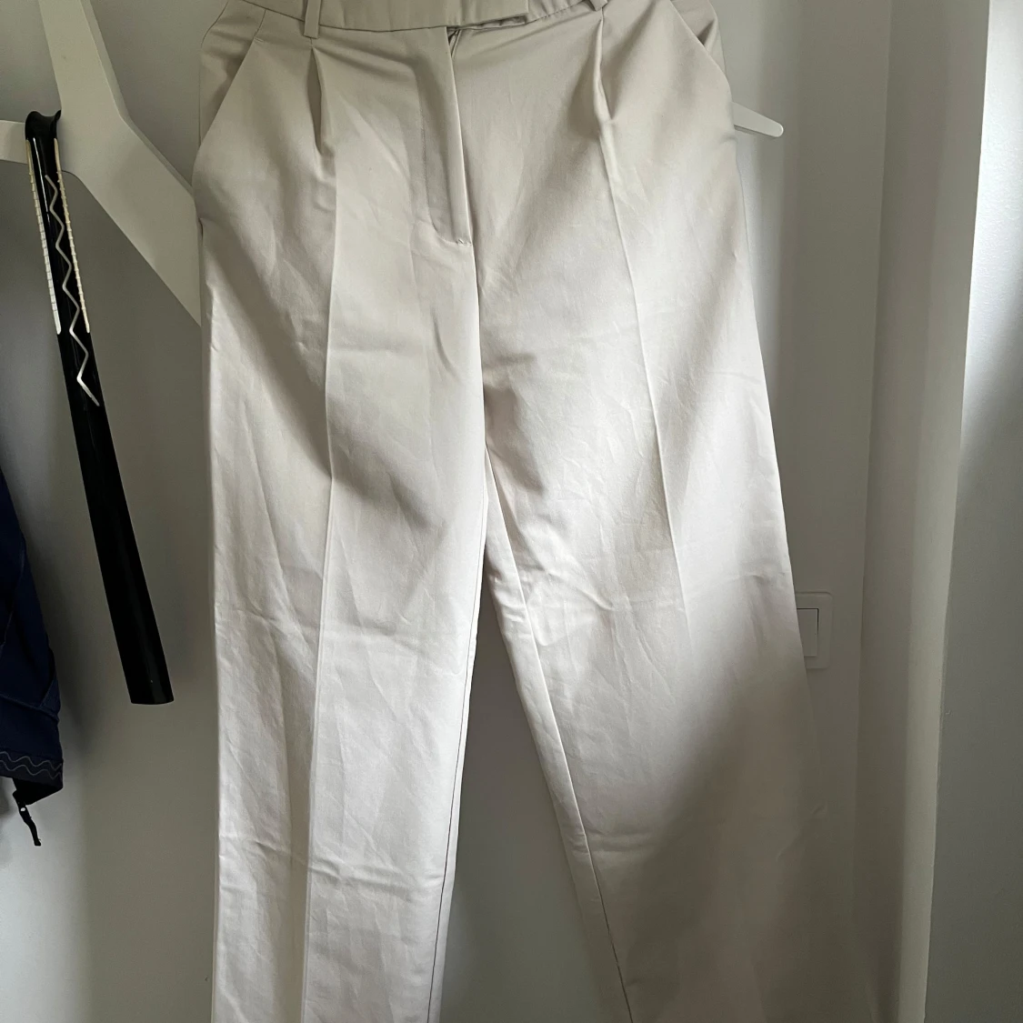 Beiga kostymbyxor från Zara