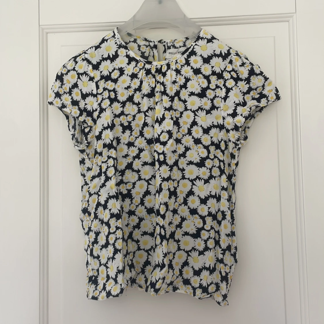 Blommig blus från Holly & Whyte