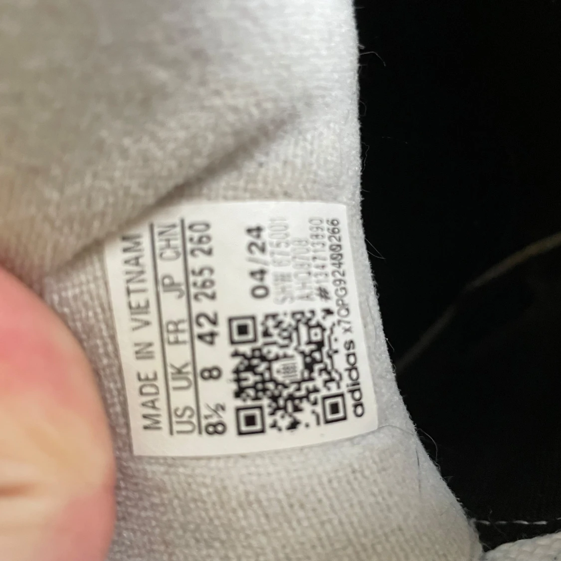 Svarta Adidas Campus sneakers med vita ränder - 3