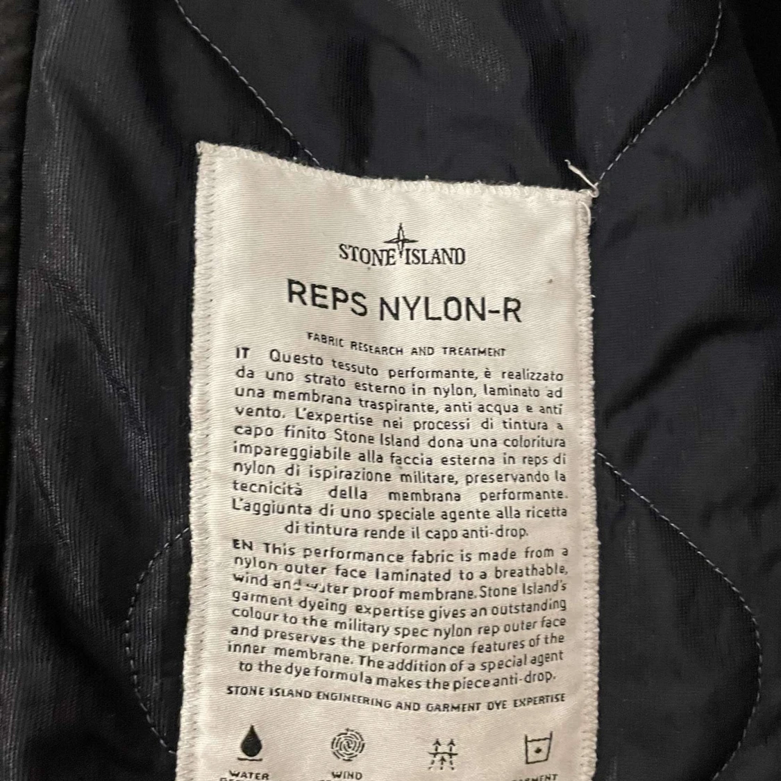 Svart jacka från Stone Island - 2