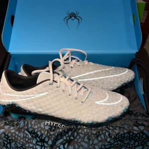 Nike regen Hypervenom hydro size 43 - Helt nya oanvända kvitto och allt finns med. Stl43