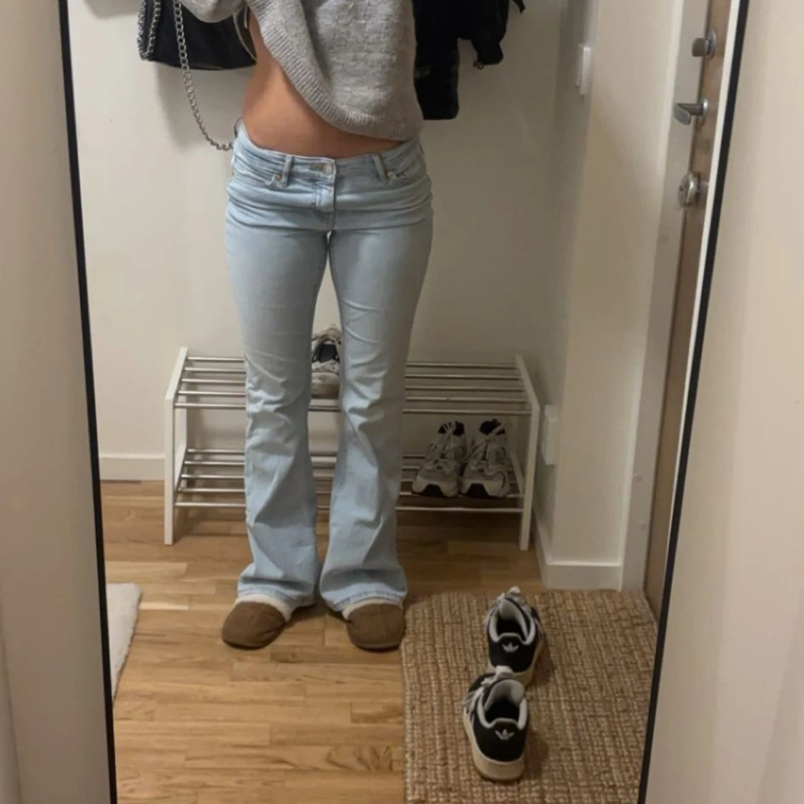 Ljusblå bootcut jeans