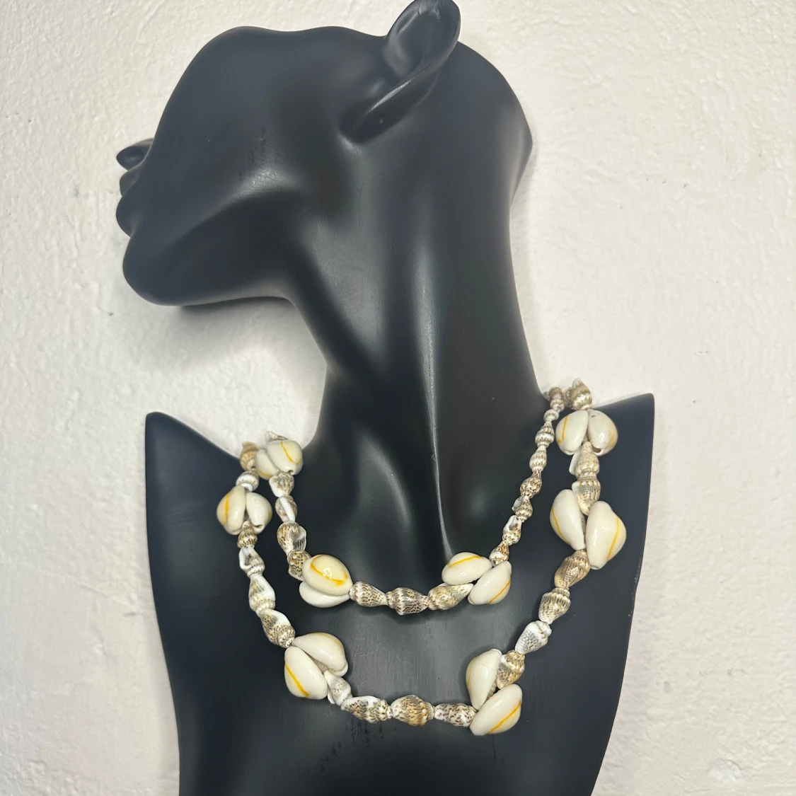 Vintage snäckhalsband – Retrofynd direkt från 70-talet för strandinspirerad bohostil - 1