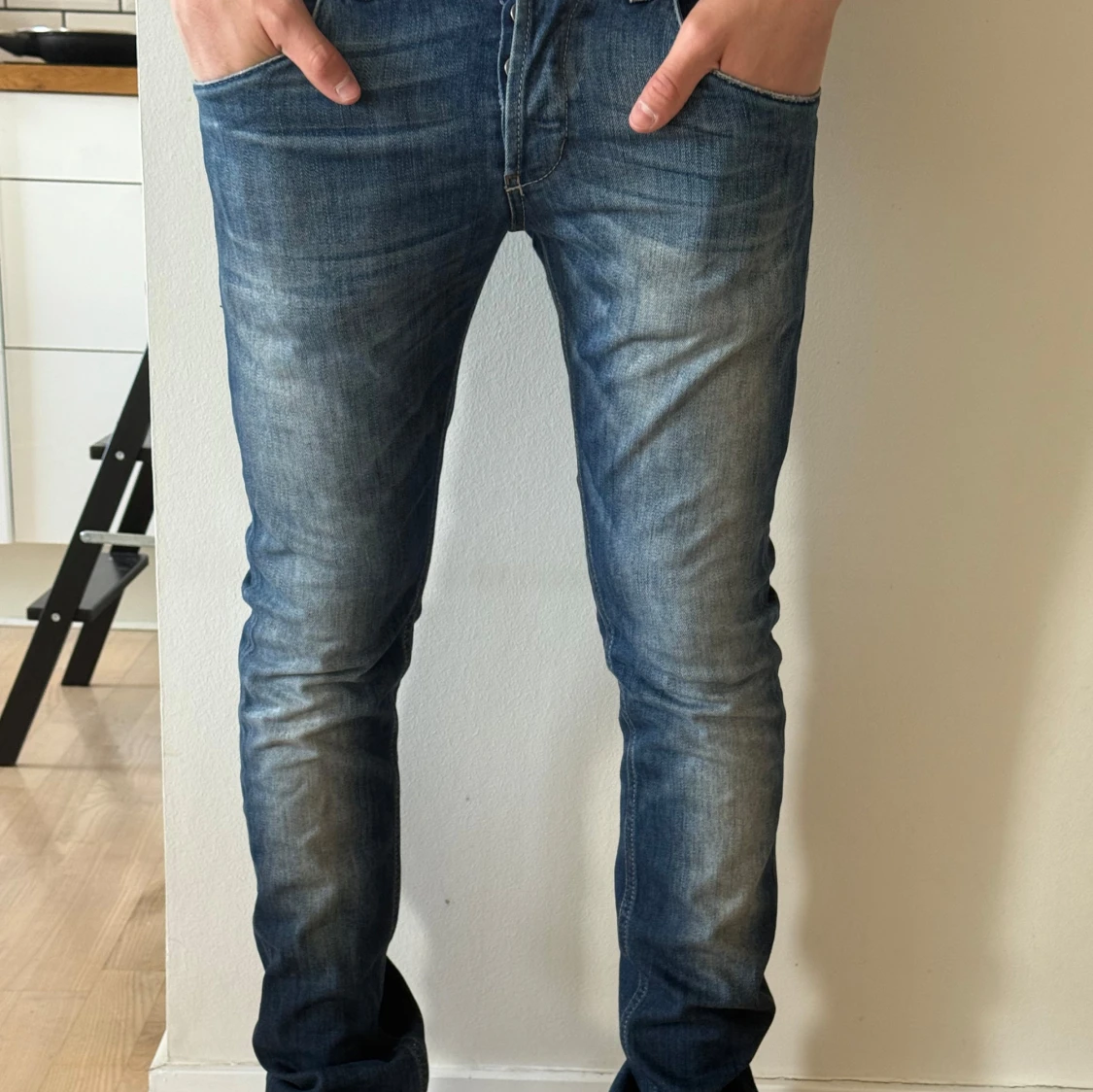 Blå slim fit jeansbyxor