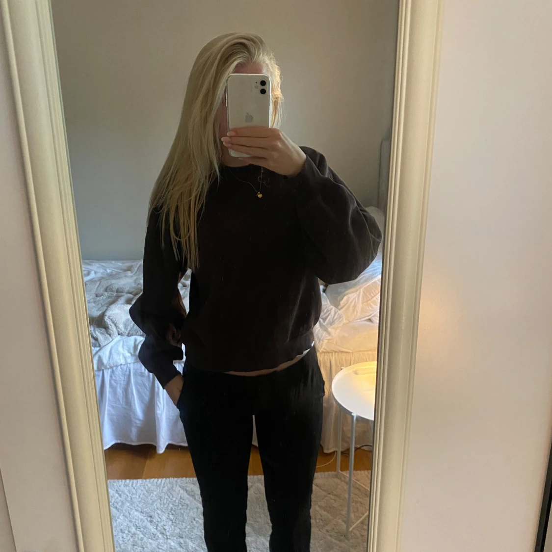 Svart sweatshirt med avslappnad passform