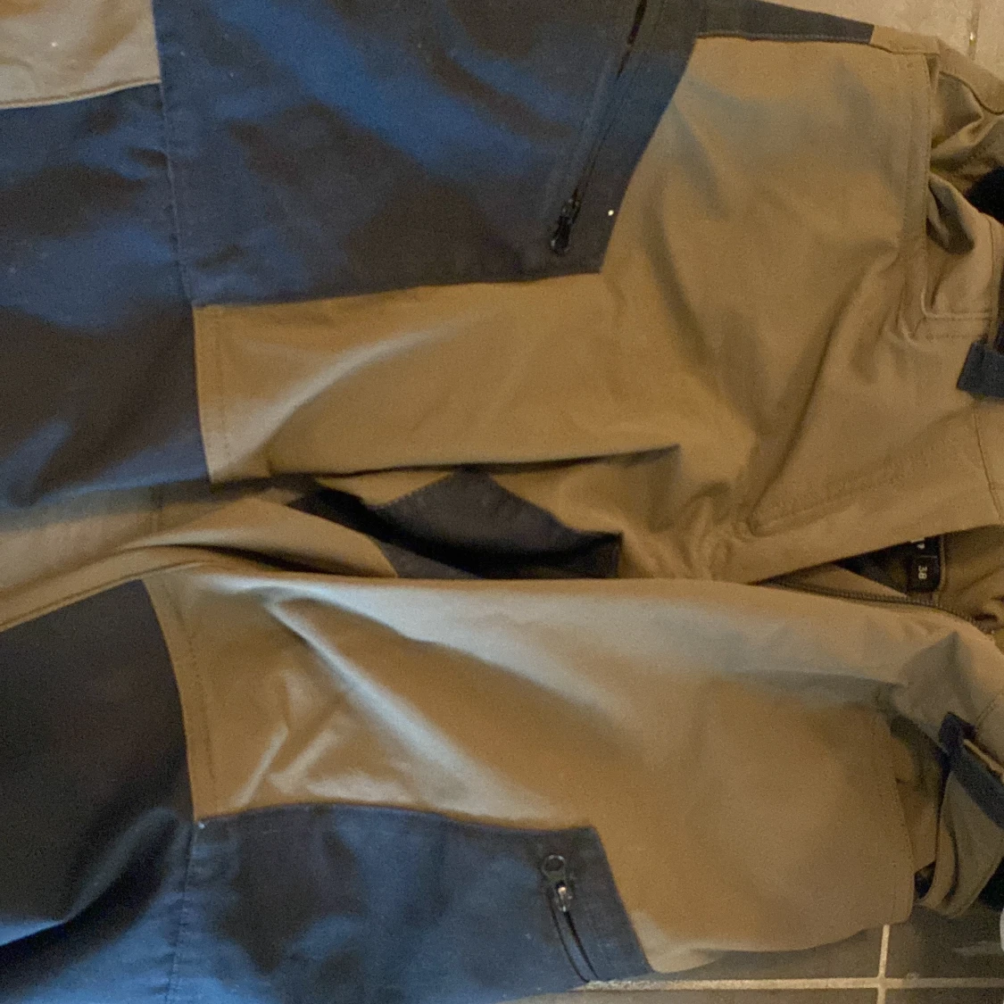 Gröna och svarta friluftsbyxor från CRIW - 3