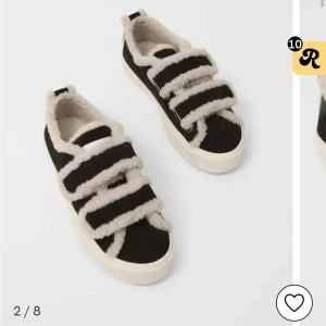 INUIKKI SNEAKERS - !INTRESSEKOLL! På mina svarta inuikki sneakers. Är en storlek förstora så vill se om någon vill köpa för ett bra bud. De är slutsålda i denna storlek.  Helt nya och aldrig använda utomhus.         Nypris- 2599kr (litet märke på insidan av vänster sko, kan skicka bilder om så önskas)