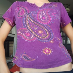 2000s tshirt - Kommer inte till användning, skriv vid frågor!