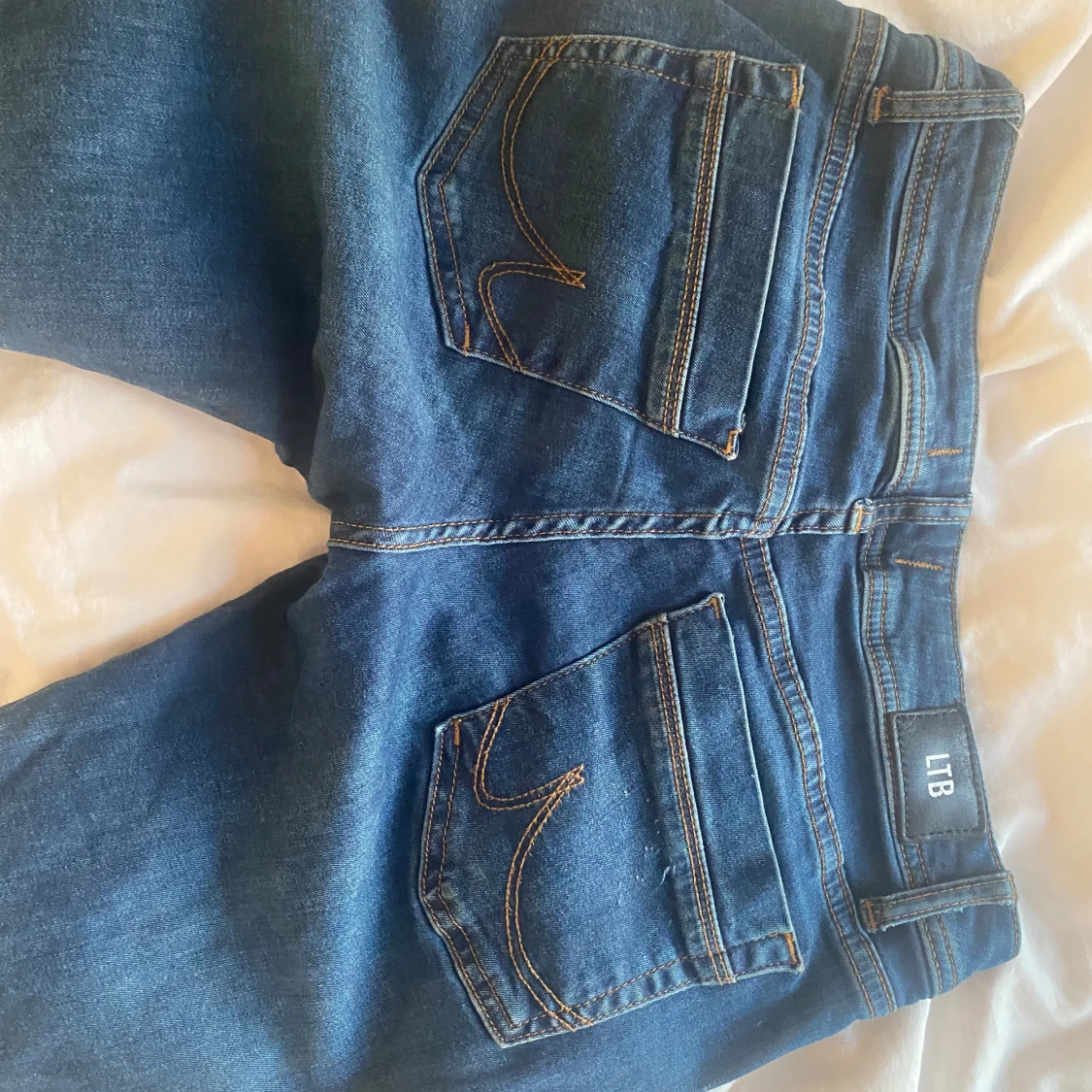 Blå bootcut jeans från LTB, lågmidjade  - 3