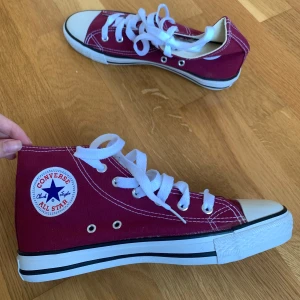 Converseskor - Helt nya converseskor i storlek 38