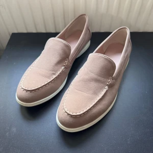 Beiga loafers  - Använda men i gott skick