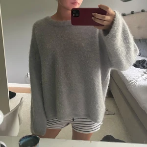 Mohair tröja - Jätte najs mohair tröja från hm slutsåld, vill ha en annan färg❤️❤️❤️