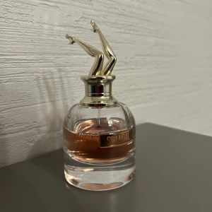 Jean Paul Gaultier Scandal edp 50ml - Jean Paul Gaultier Scandal edp 50ml, ungefär hälften kvar nypris 880kr mitt pris 400kr