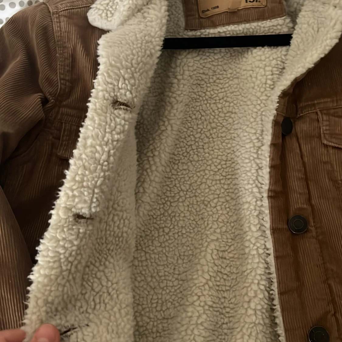 Brun manchesterjacka med teddyfoder från 157 - 3