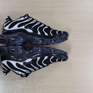 Nike Tn  - Helt nya Nike Tn. Perfekt inför sommaren storlek 43, hör av er om ni har några funderingar.