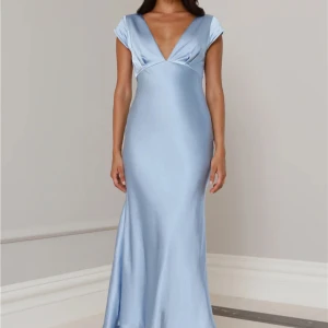 balklänning  - helt ny balklänning! prislapp finns kvar🩷 storlek s men liten i storleken