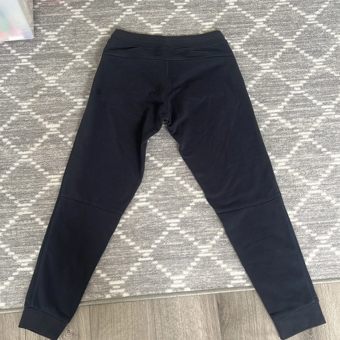 Mörkblåa mjukisbyxor från Peak Performance - 1