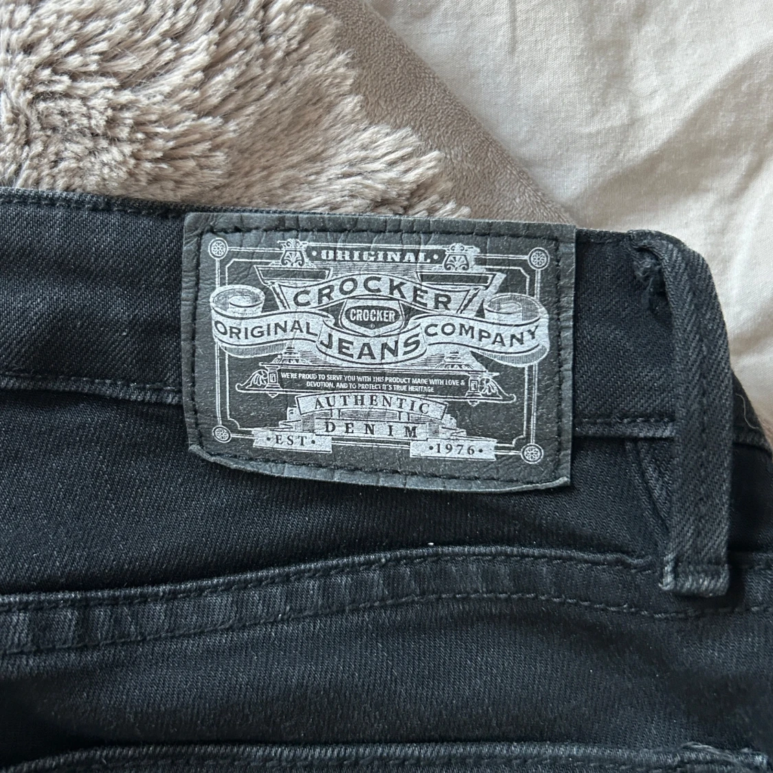 Svarta lågmidjade bootcut jeans från Crocker - 3
