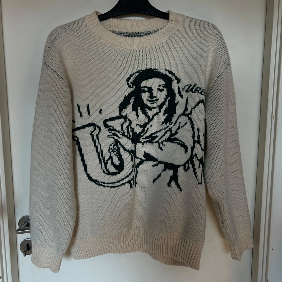Stickad sweatshirt med tryck  - 1
