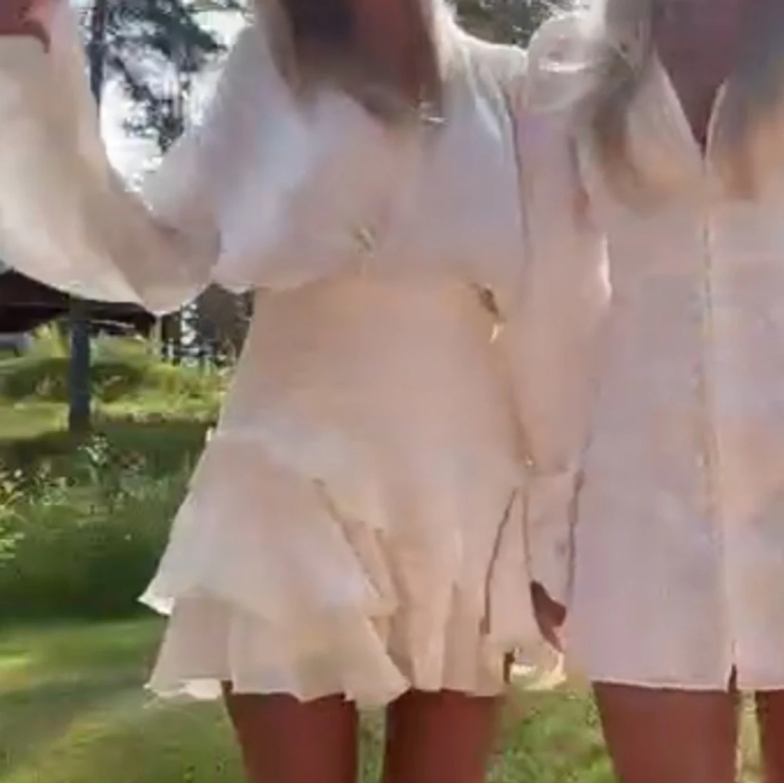 Vit volang klänning från gina tricot  - 4