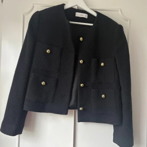 Mango kofta - Kofta/jacka från mango, stl L men mer som S/M