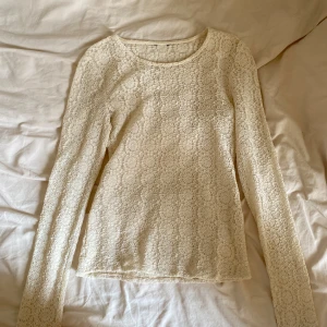 Spetstopp  - Säljer denna spetströja ifrån lindex i storlek Xs❤️