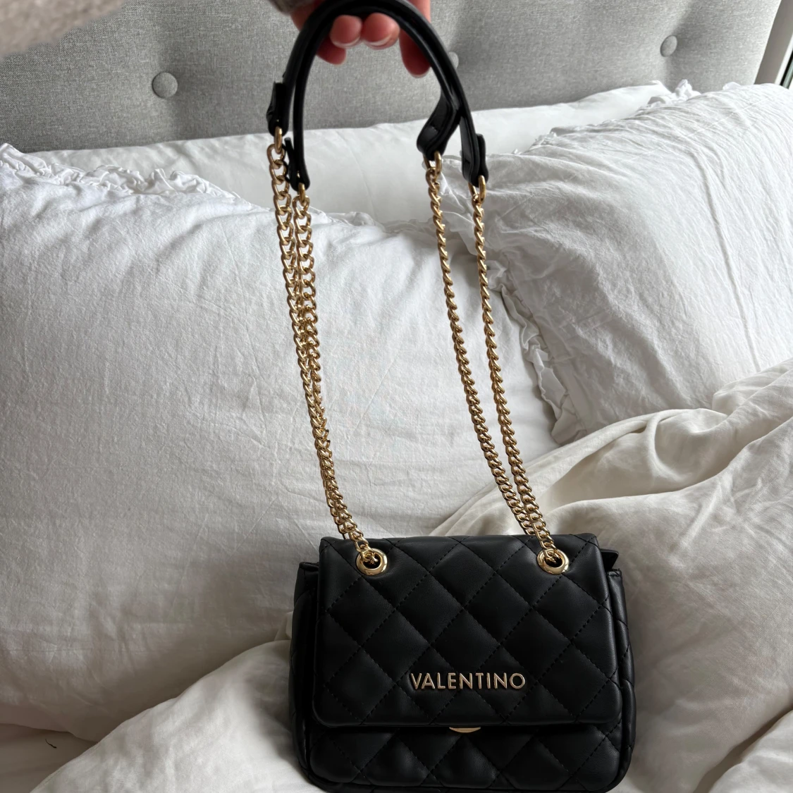 Svart  axelväska från Valentino - 2