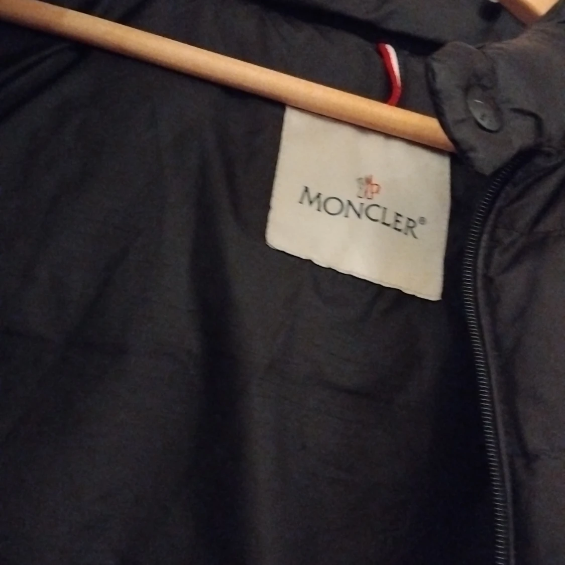 Svart dunväst från Moncler - 1