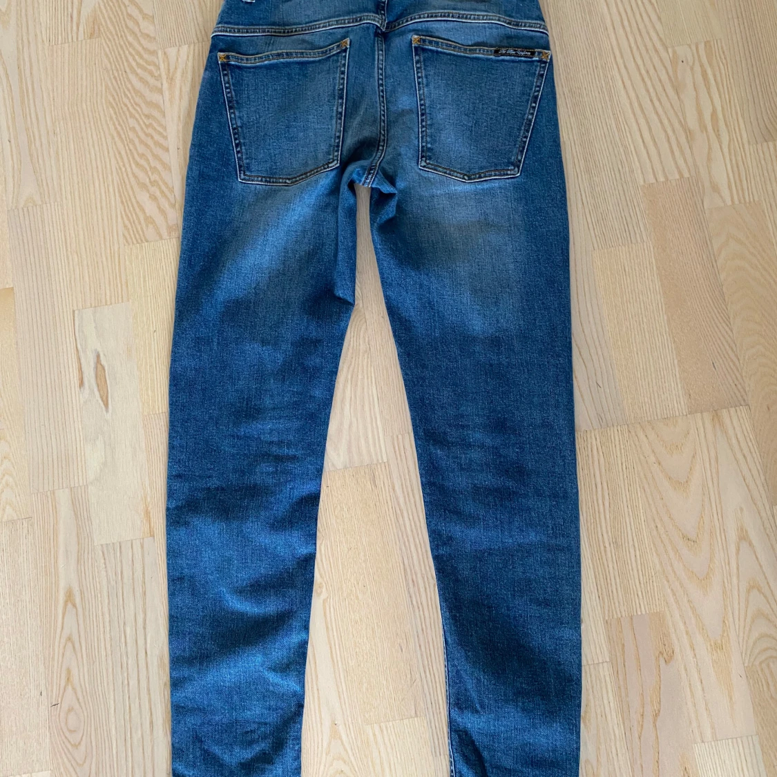 Blå slim jeans från The Blue Uniform - 1