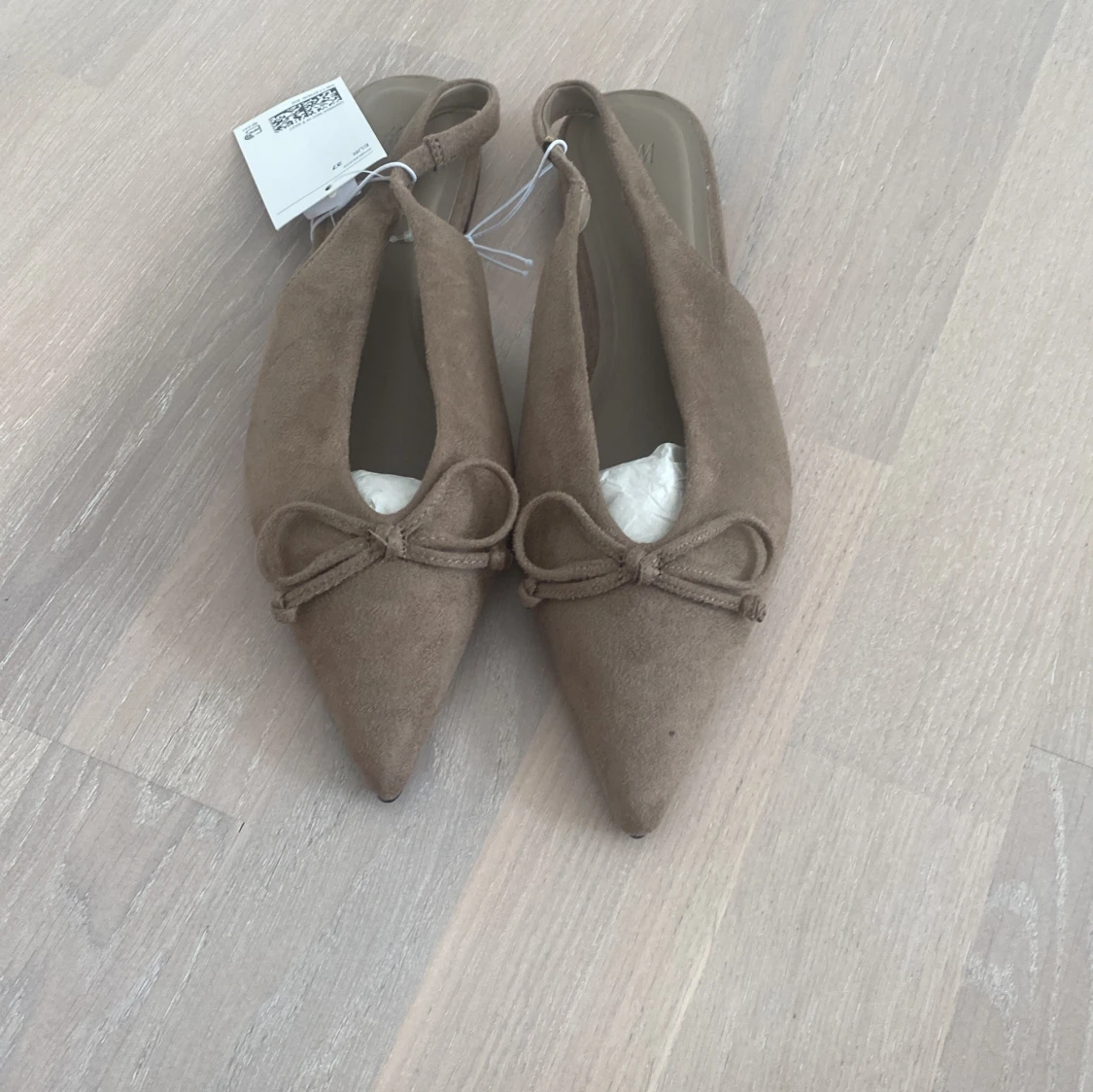 Beige/brun slingback/ballerinaskor m. spetsig tå