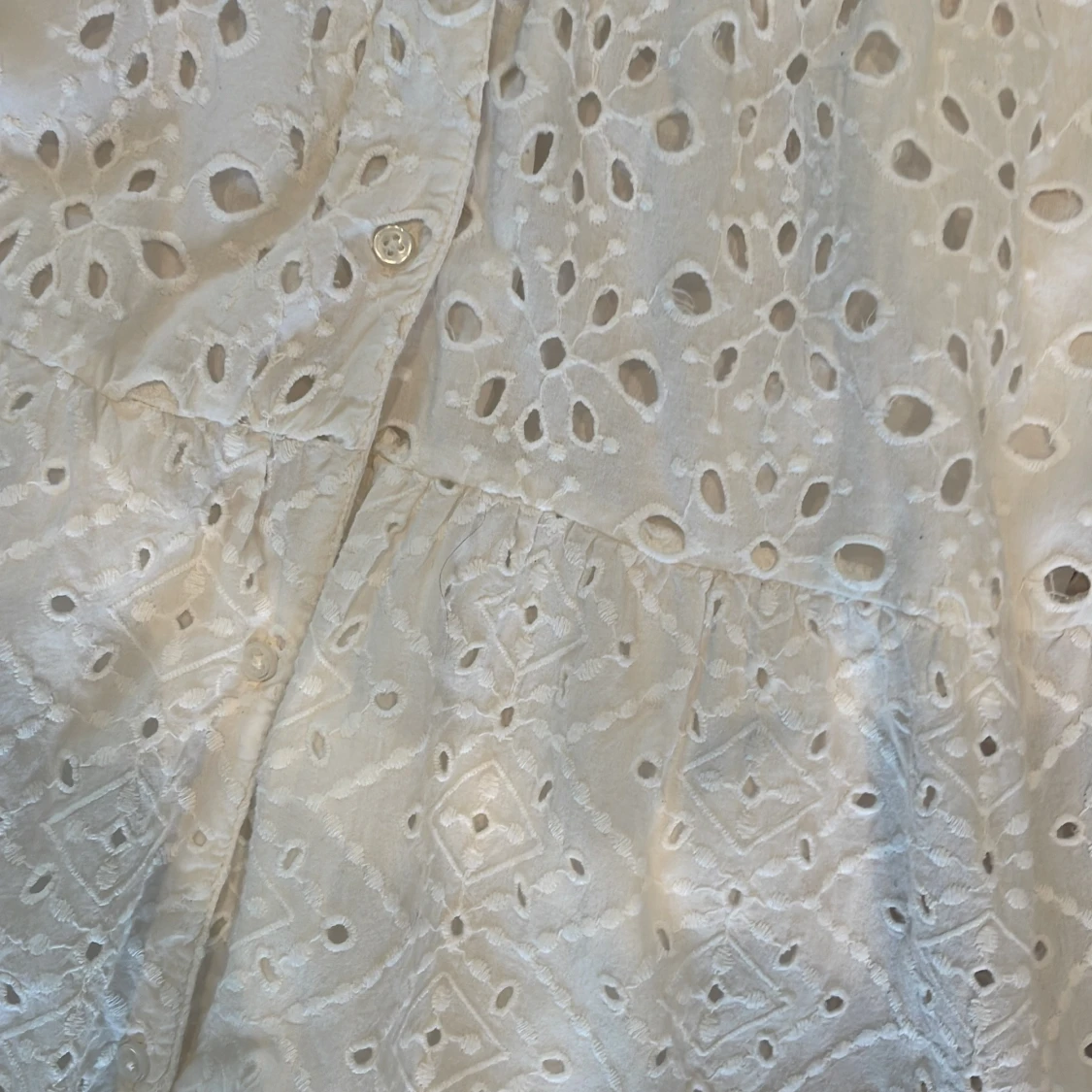 Vit broderad klänning från Zara - 3