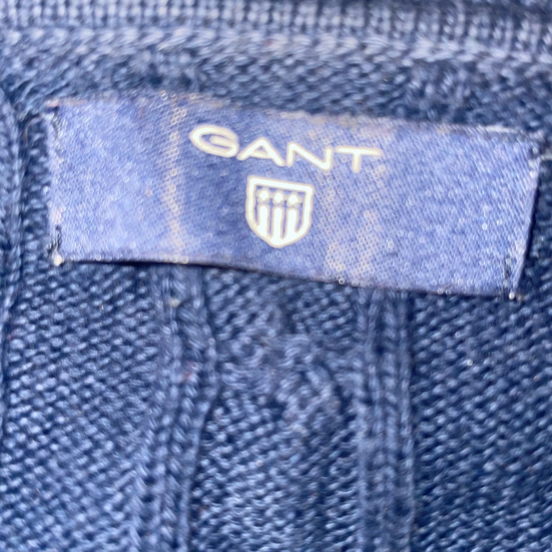 Mörkblå kabelstickad tröja från Gant! - 2