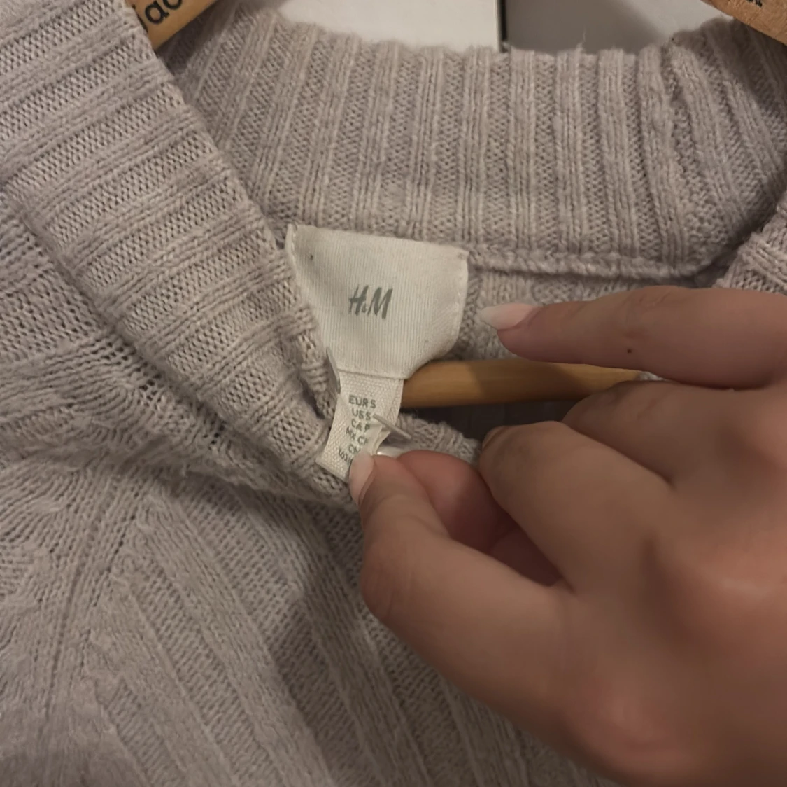 Beige ribbad stickad tröja H&M - 1