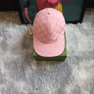 Rosa keps  - Säljer en snygg rosa keps storlek M