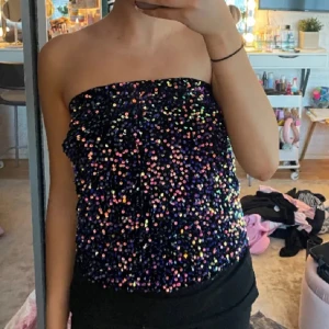  Glitter topp - Glitter topp från Karin väster som aldrig är använd, nypris 450 kr, skriv för mer bilder och priset kan diskuteras 😊