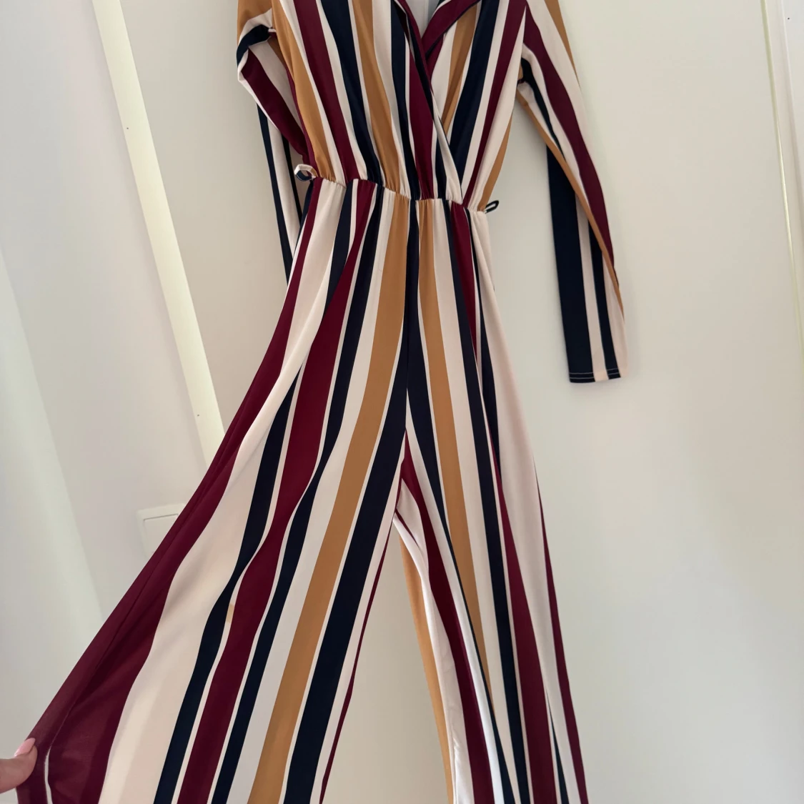 Randig byxdress från Boohoo