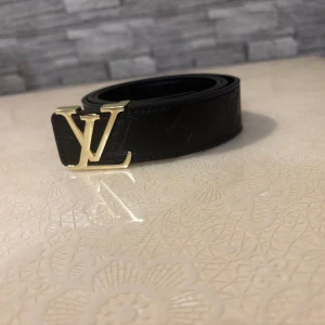 Snyggt L*V bälte - Helt ny oanvänt L*V bälte. Size 105