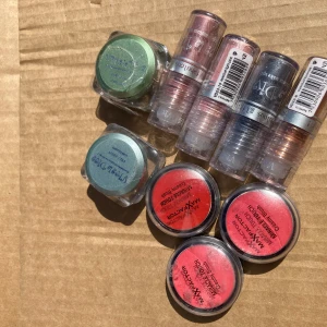 Smink - Har några år på nacken men oanvända 