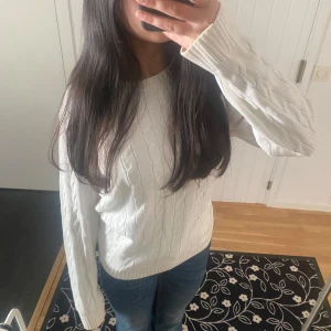 Sweatshirt  - Säljer en jättefin sweatshirt som inte kommer till användning 