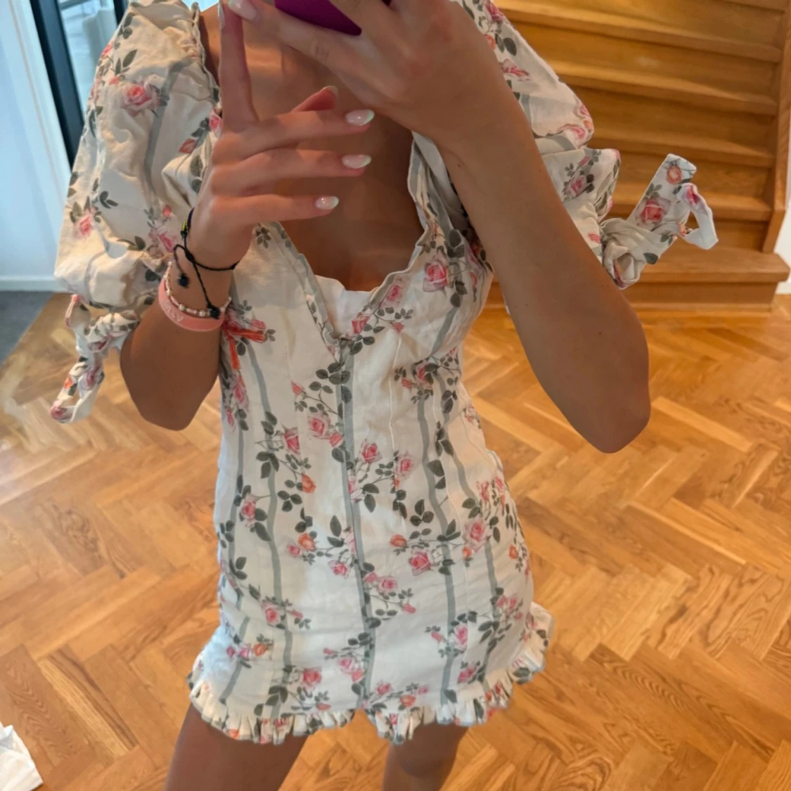 Blommig klänning  - 1