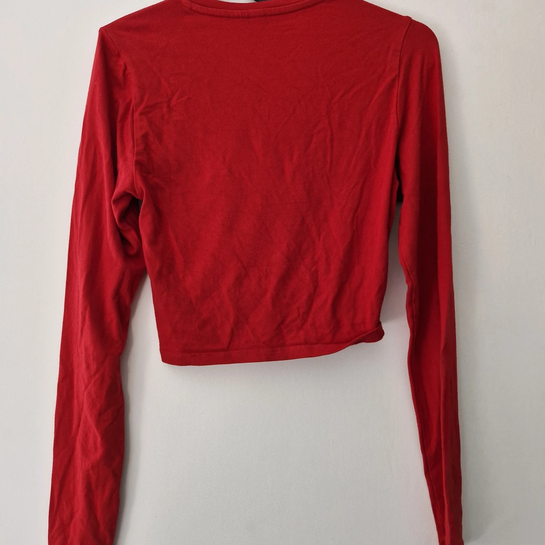 Röd croppad långärmad topp från Divided H&M - 1