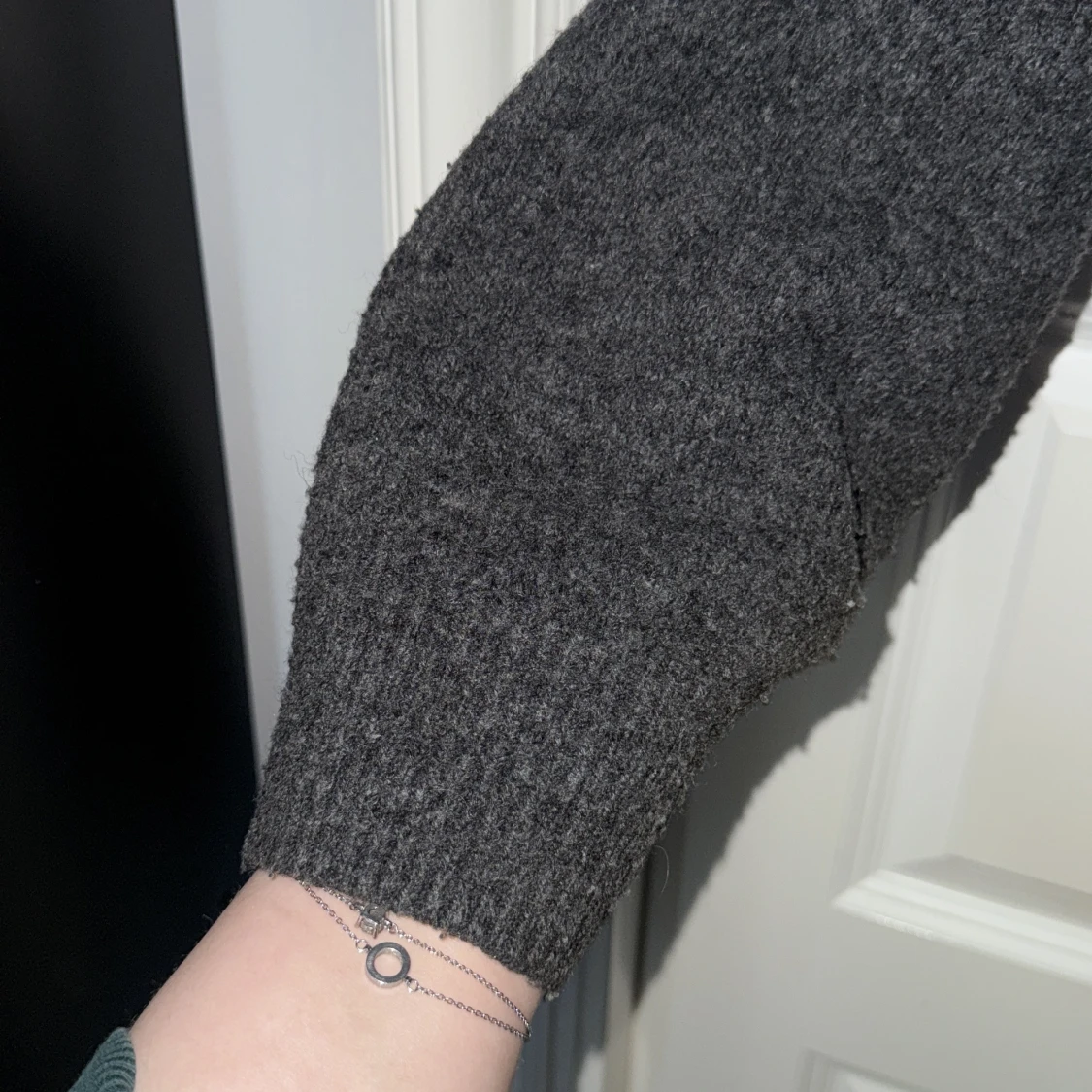 Stickad tröja med pärlor - 2