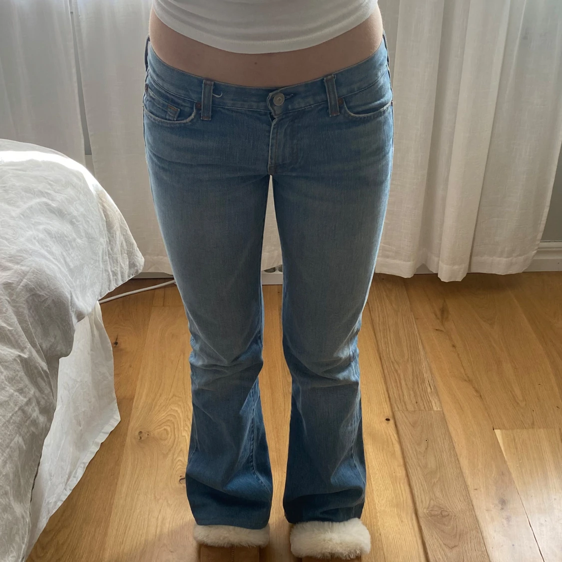 Ljusblå bootcut jeans - 2