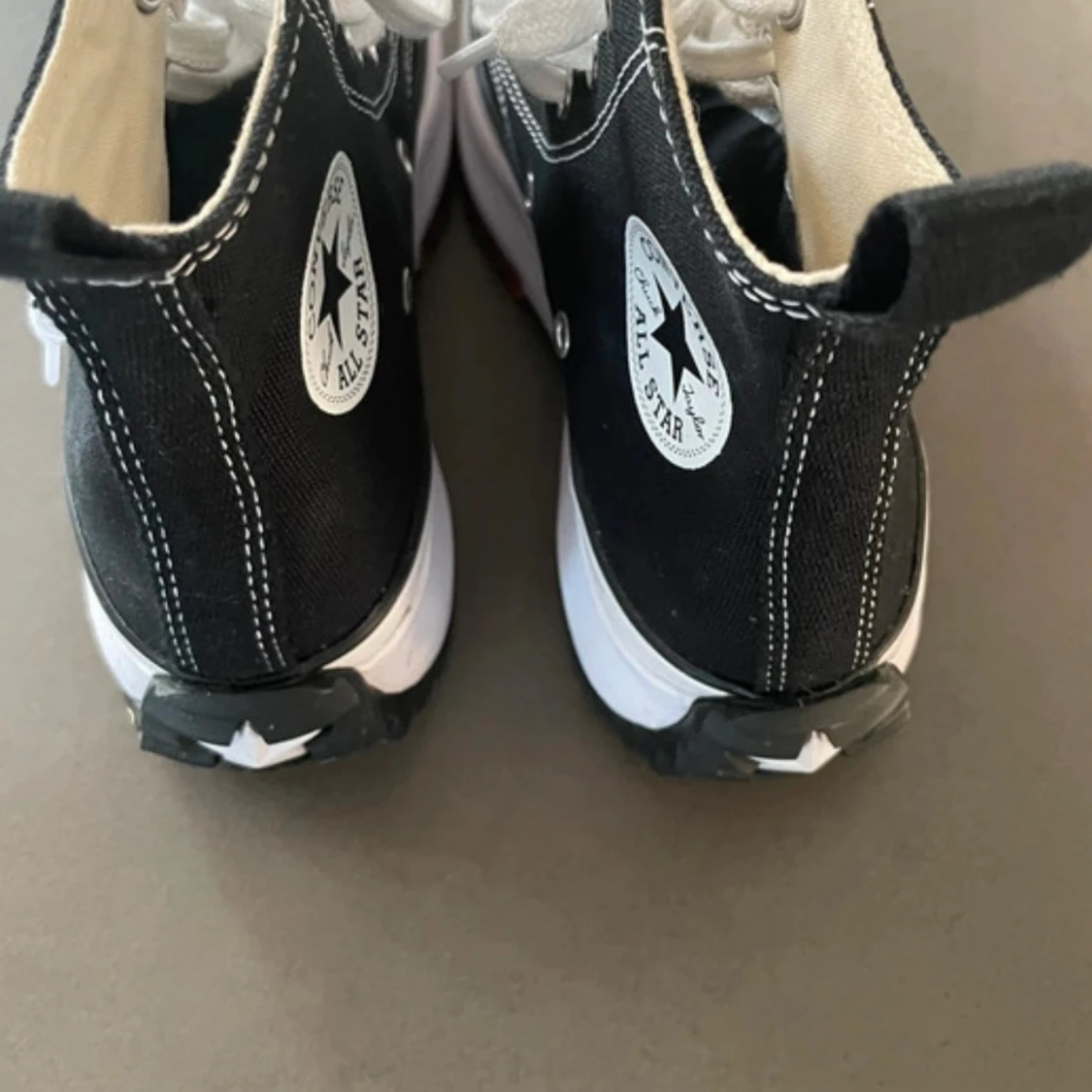 Svarta Converse Chuck Taylor All Star sneakers - 2