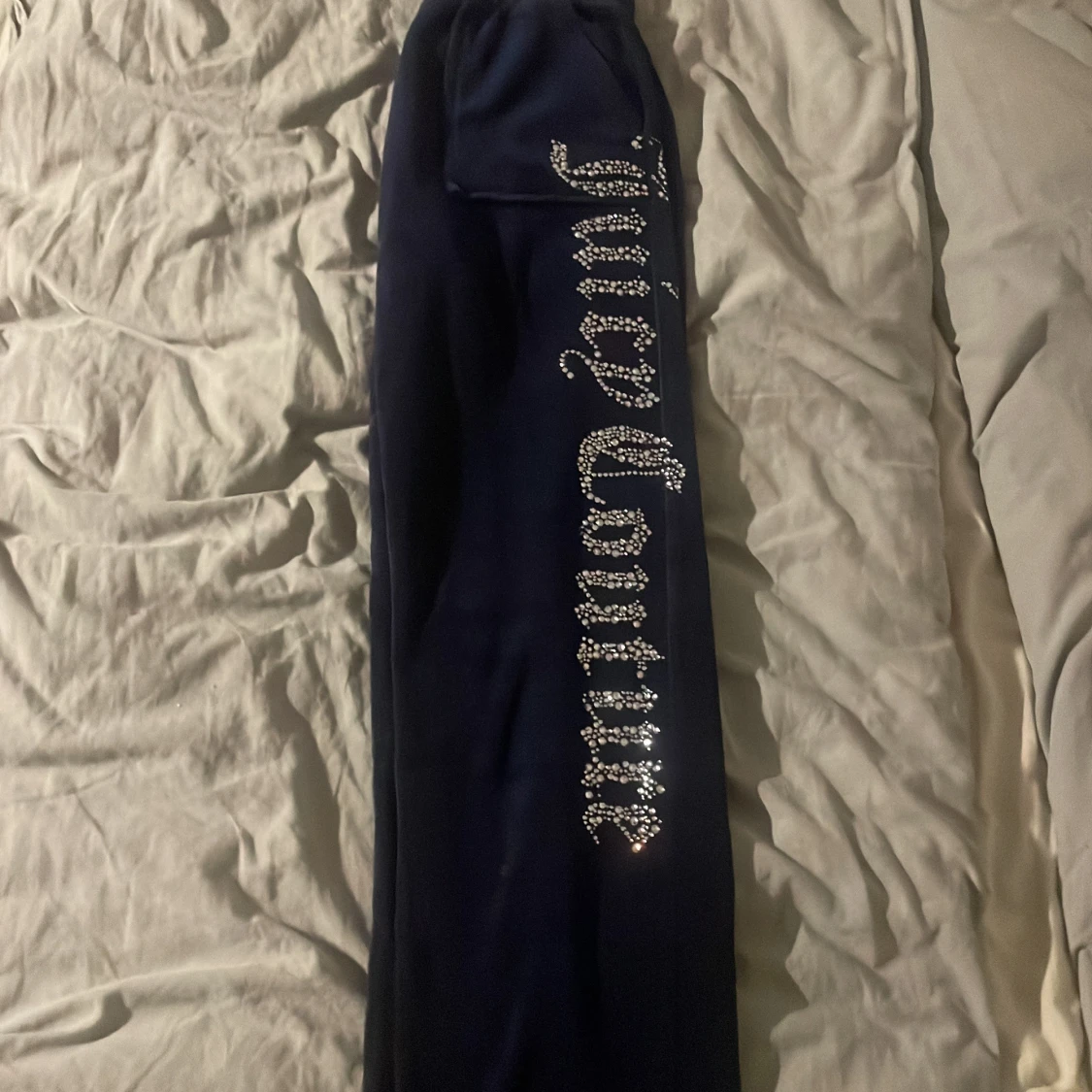 Mörkblå velourbyxor och kofta från Juicy Couture - 2