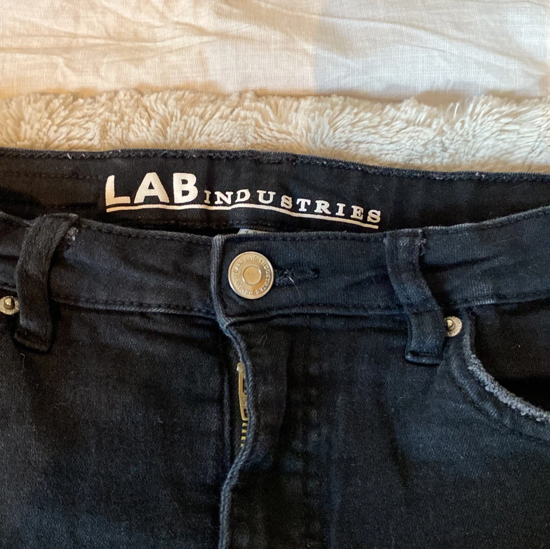 Svarta jeans från LAB Industries - 1