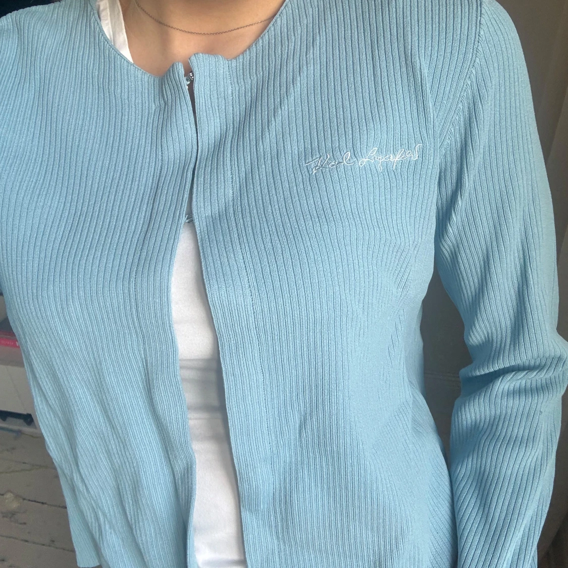 Ljusblå ribbad kofta från Karl Lagerfeld - 3