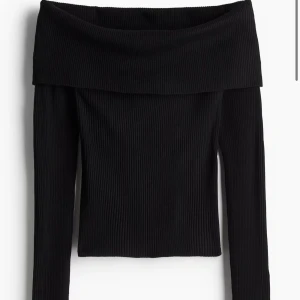 Svart ribbstickad off shoulder-topp - Aldrig använd, prislapp kvar 